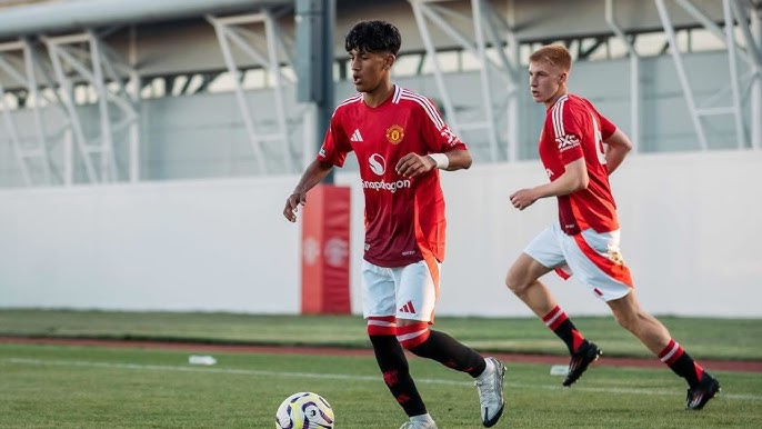 JJ Gabriel được HLV Ruben Amorim đưa lên đội 1