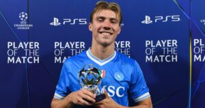 Hojlund phủ nhận “đá xoáy” MU