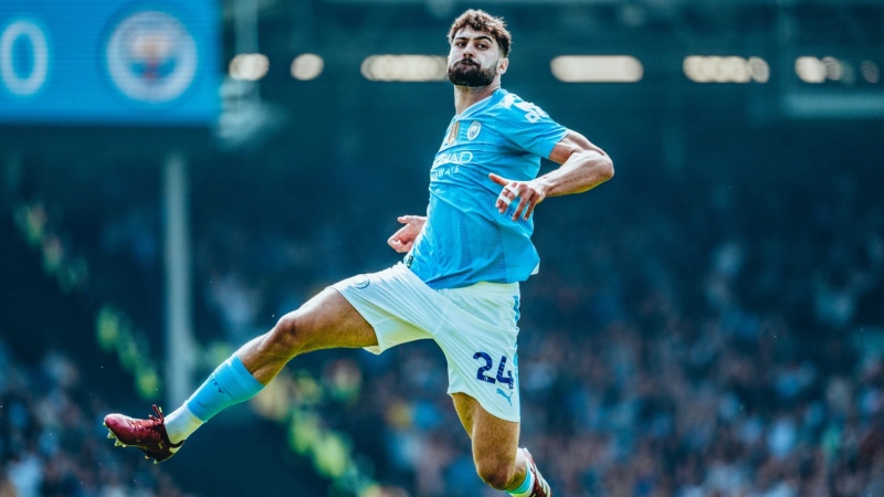 5 hậu vệ xuất sắc nhất Premier League 