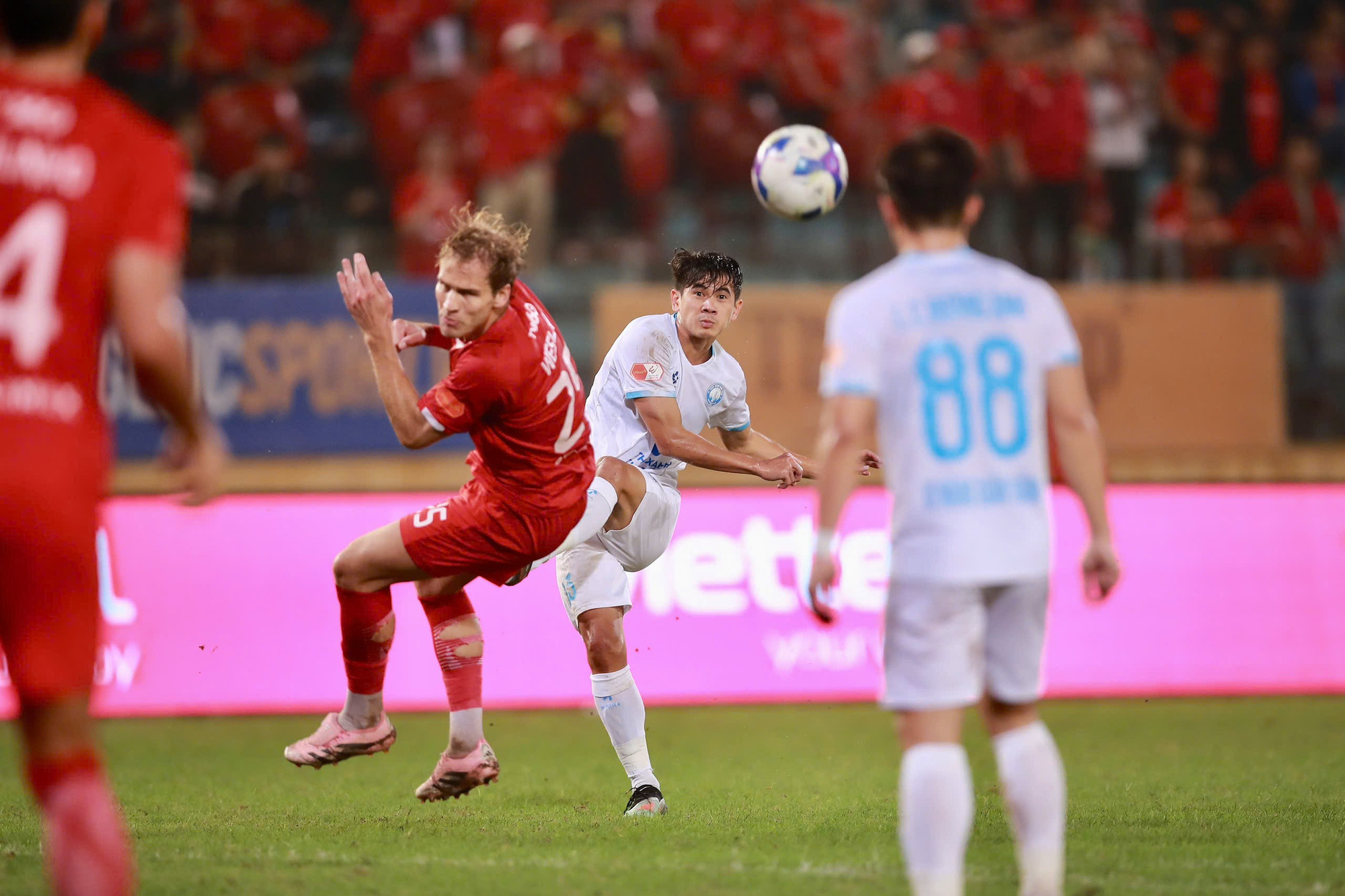 Trận thua thất vọng của Thép Xanh Nam Định